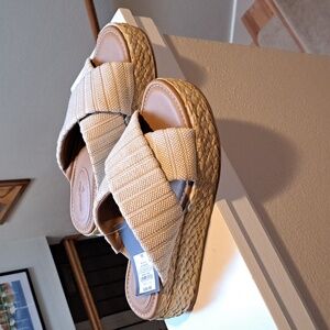 Universal Thread Platform Raffia Sandals